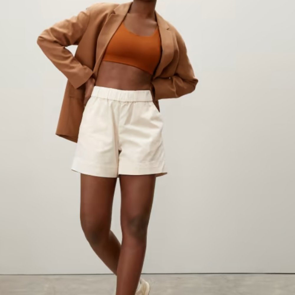 Everlane easy shorts in cream. Never worn with tags.